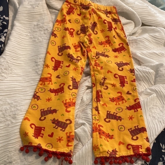 MIS Tee V Us cat flower red ball lef pants 5/6 - Picture 4 of 7